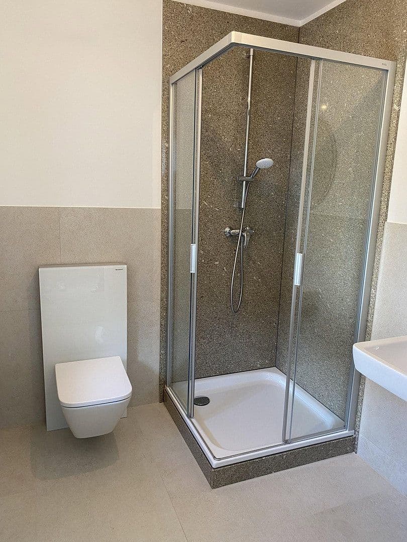 Pronájem domu 160 m², pozemek 766 m², Lappersdorf, Bavorsko Pronájem domu 160 m², pozemek 766 m², Lappersdorf, Bavorsko