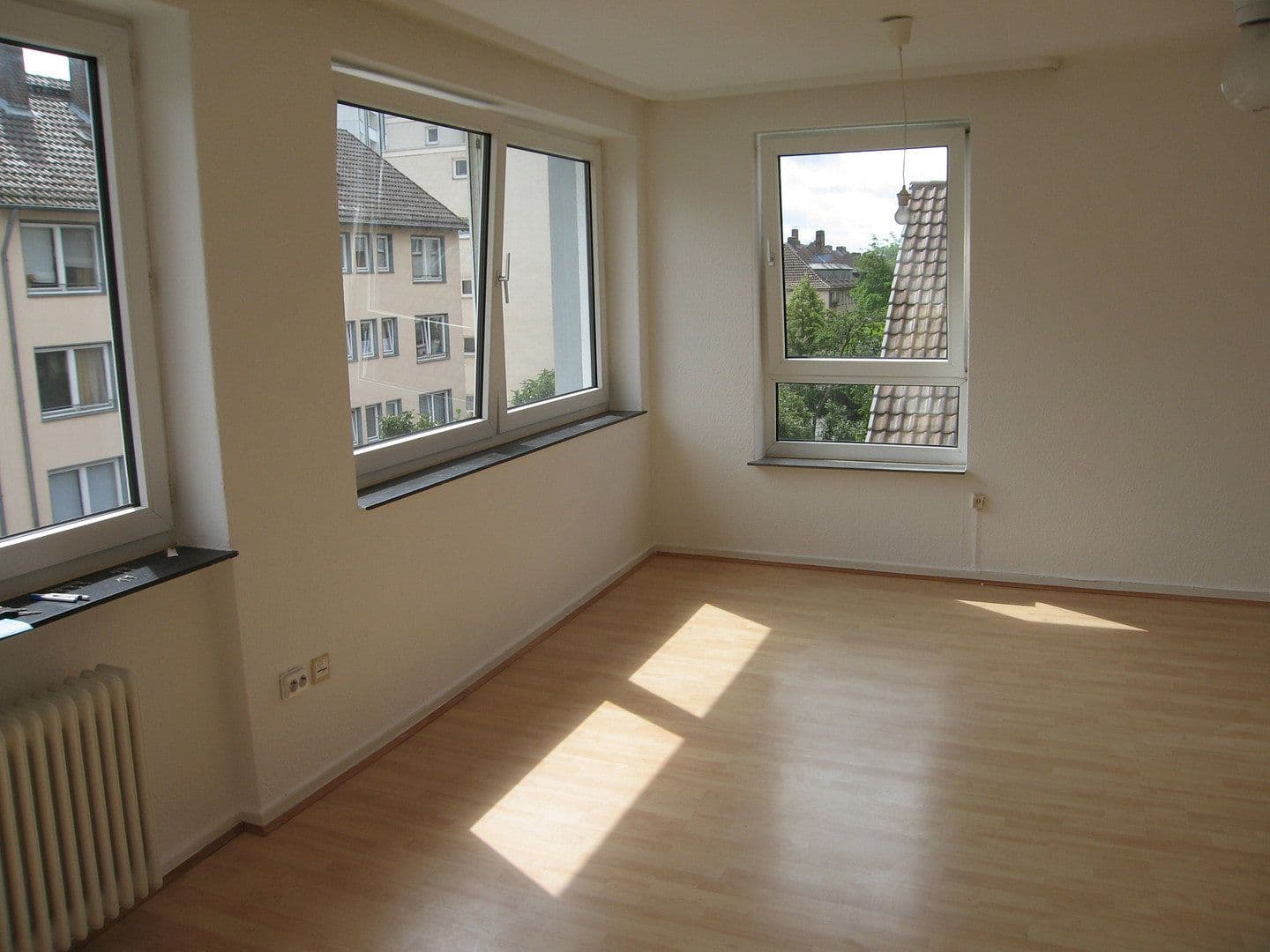 Pronájem bytu 2+1 59 m², Murhardstrasse 4, Kassel, Hessen Pronájem bytu 2+1 59 m², Murhardstrasse 4, Kassel, Hessen