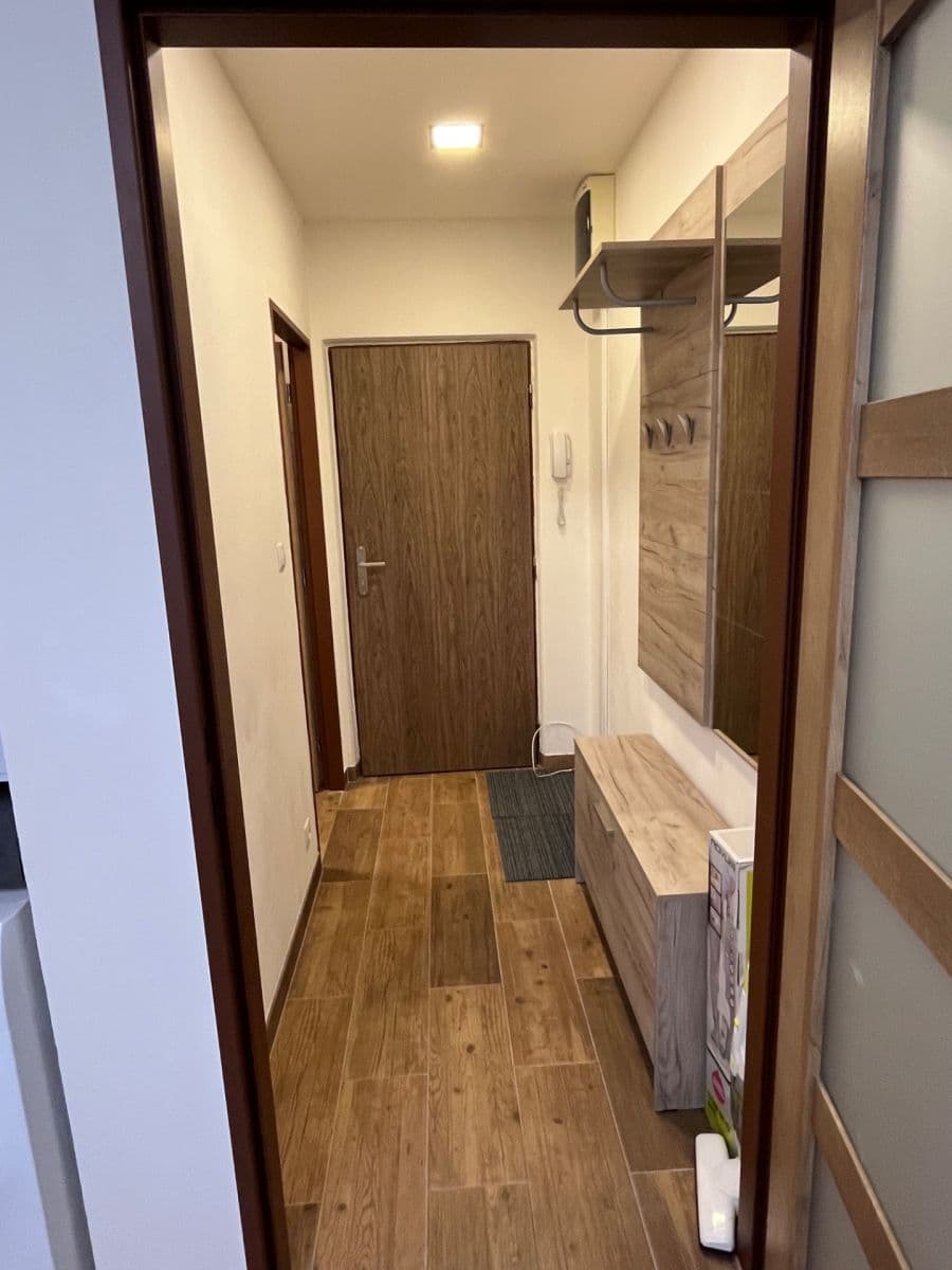 Pronájem bytu 2+kk 36 m², Gagarinova, Liberec, Liberecký kraj Pronájem bytu 2+kk 36 m², Gagarinova, Liberec, Liberecký kraj