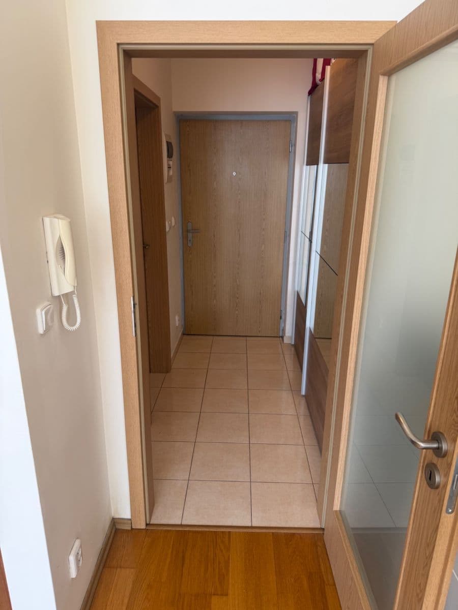 Prodej bytu 1+kk 38 m², Drahobejlova, Praha, Praha Prodej bytu 1+kk 38 m², Drahobejlova, Praha, Praha