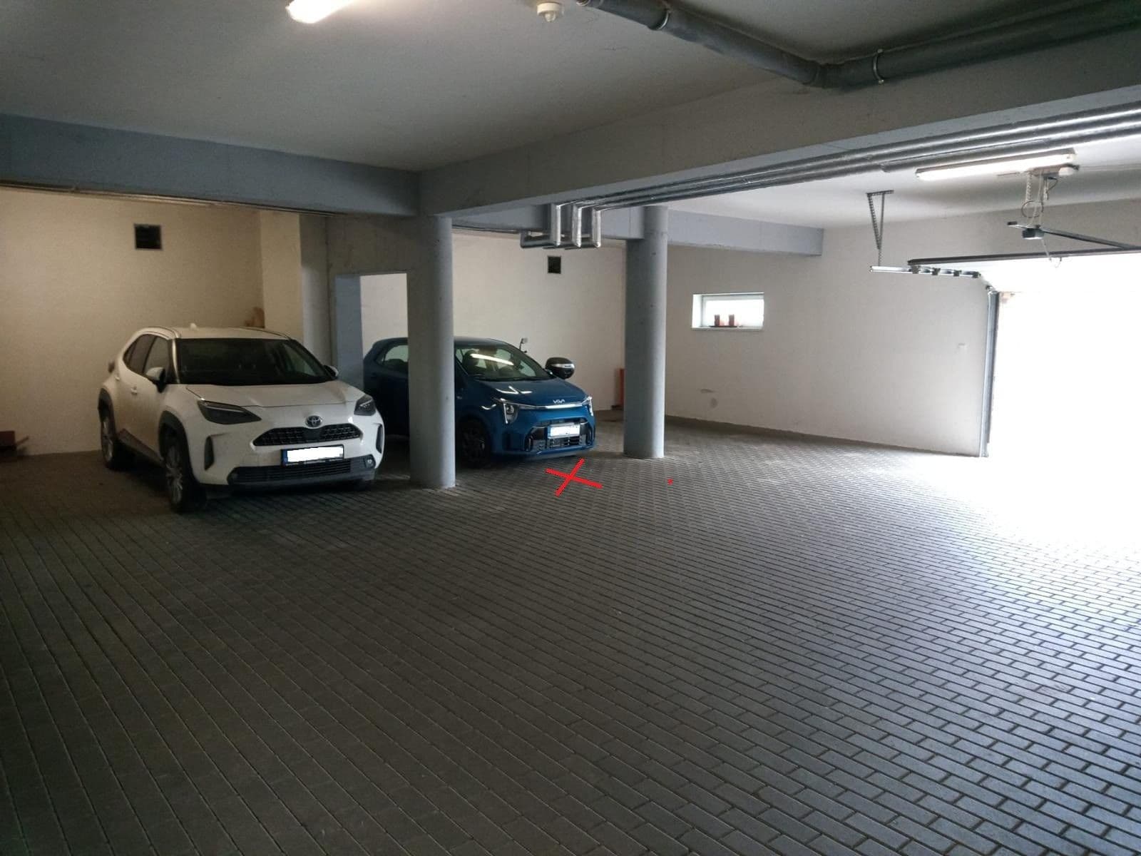 Prodej garáže 12 m², U Leskavy, Brno, Jihomoravský kraj Prodej garáže 12 m², U Leskavy, Brno, Jihomoravský kraj
