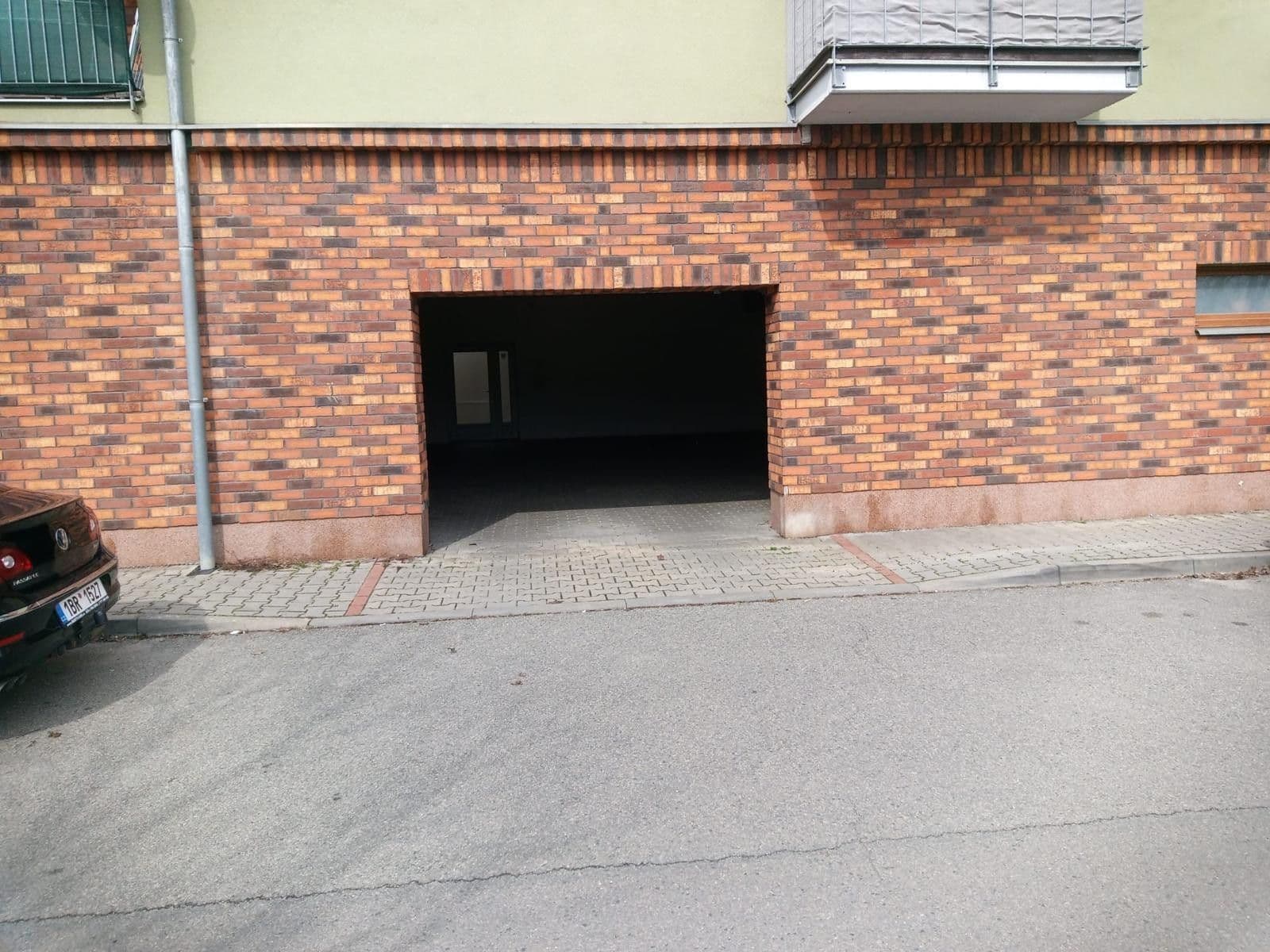 Prodej garáže 12 m², U Leskavy, Brno, Jihomoravský kraj Prodej garáže 12 m², U Leskavy, Brno, Jihomoravský kraj