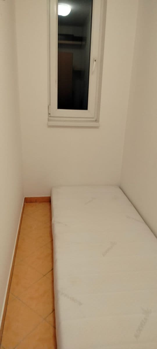 Pronájem bytu 1+kk 45 m², Zrzavého, Praha, Praha Pronájem bytu 1+kk 45 m², Zrzavého, Praha, Praha