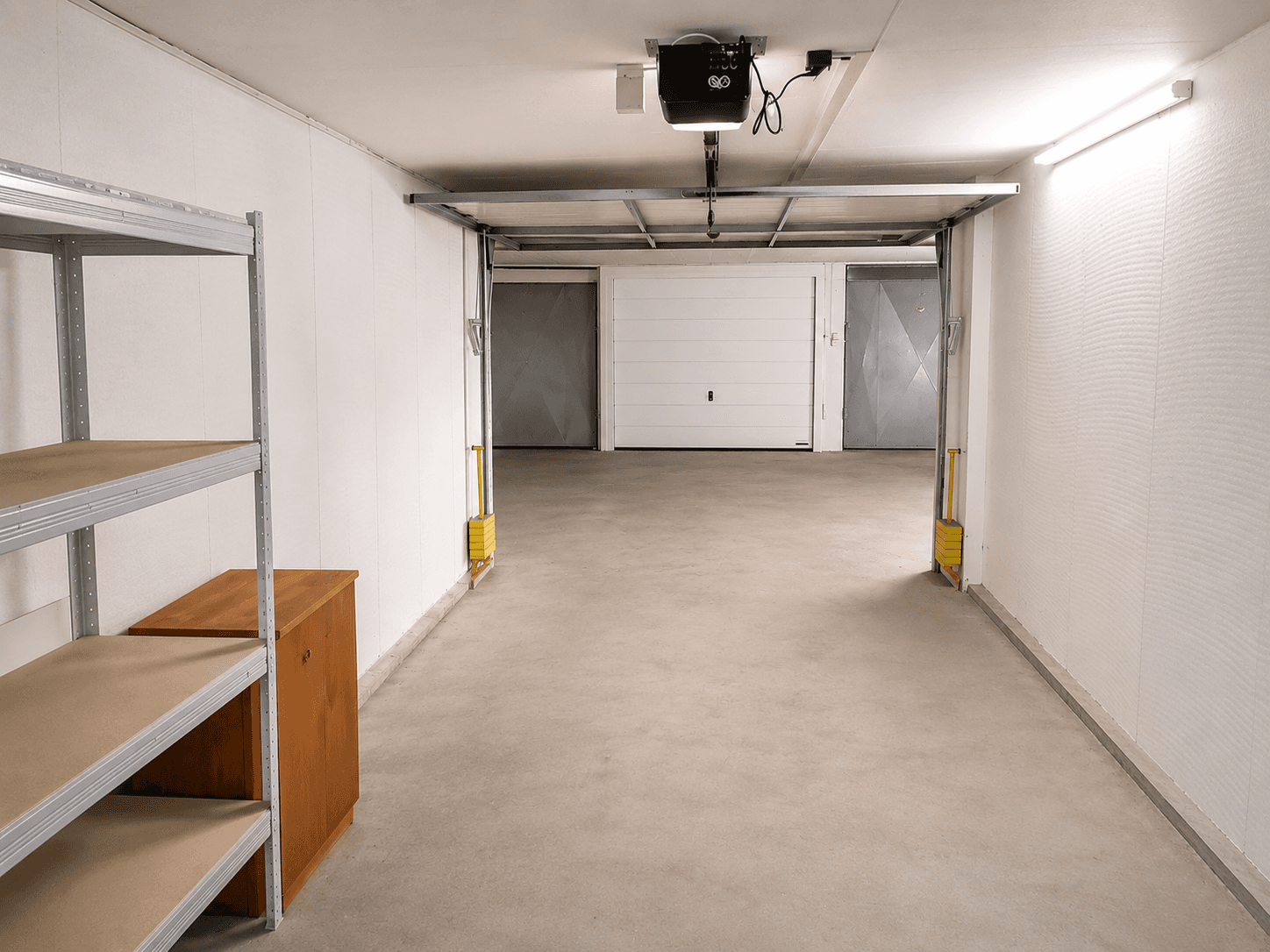 Pronájem garáže 20 m², Famfulíkova, Praha, Praha Pronájem garáže 20 m², Famfulíkova, Praha, Praha