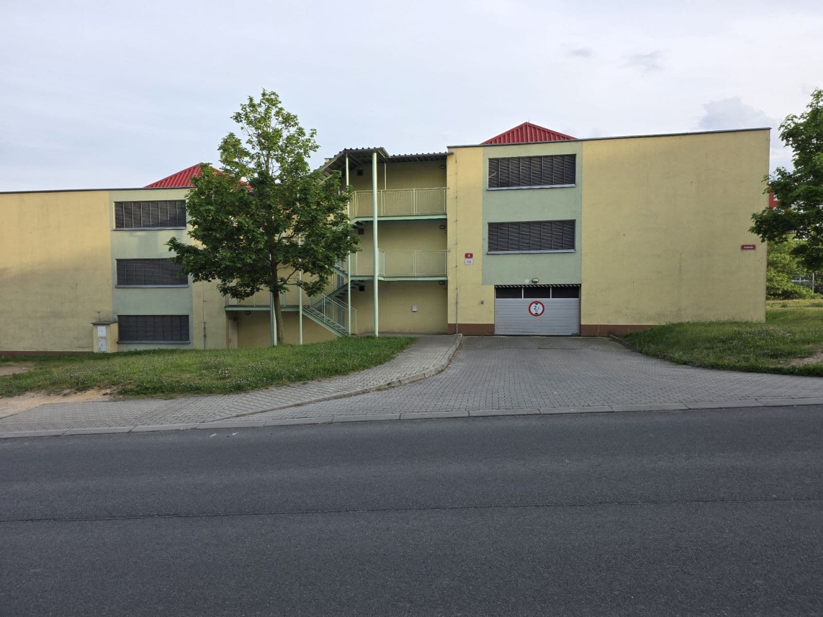 Pronájem garáže 16 m², Plzeň, Plzeňský kraj Pronájem garáže 16 m², Plzeň, Plzeňský kraj