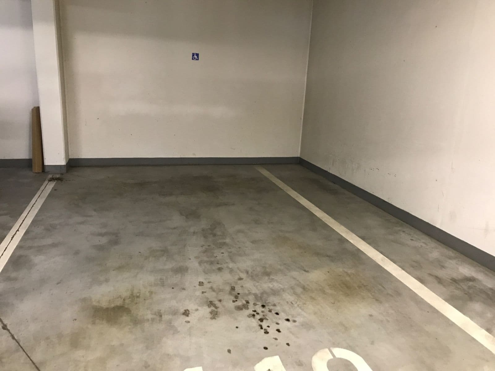Pronájem garáže 25 m², Za Valem, Praha, Praha Pronájem garáže 25 m², Za Valem, Praha, Praha