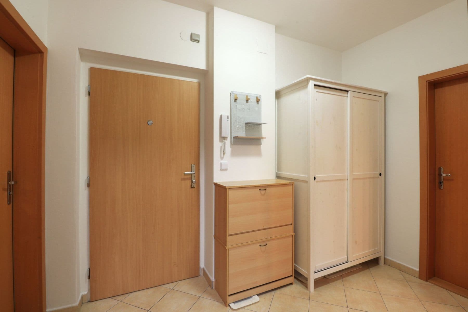 Pronájem bytu 2+1 59 m², Názovská, Praha, Praha Pronájem bytu 2+1 59 m², Názovská, Praha, Praha