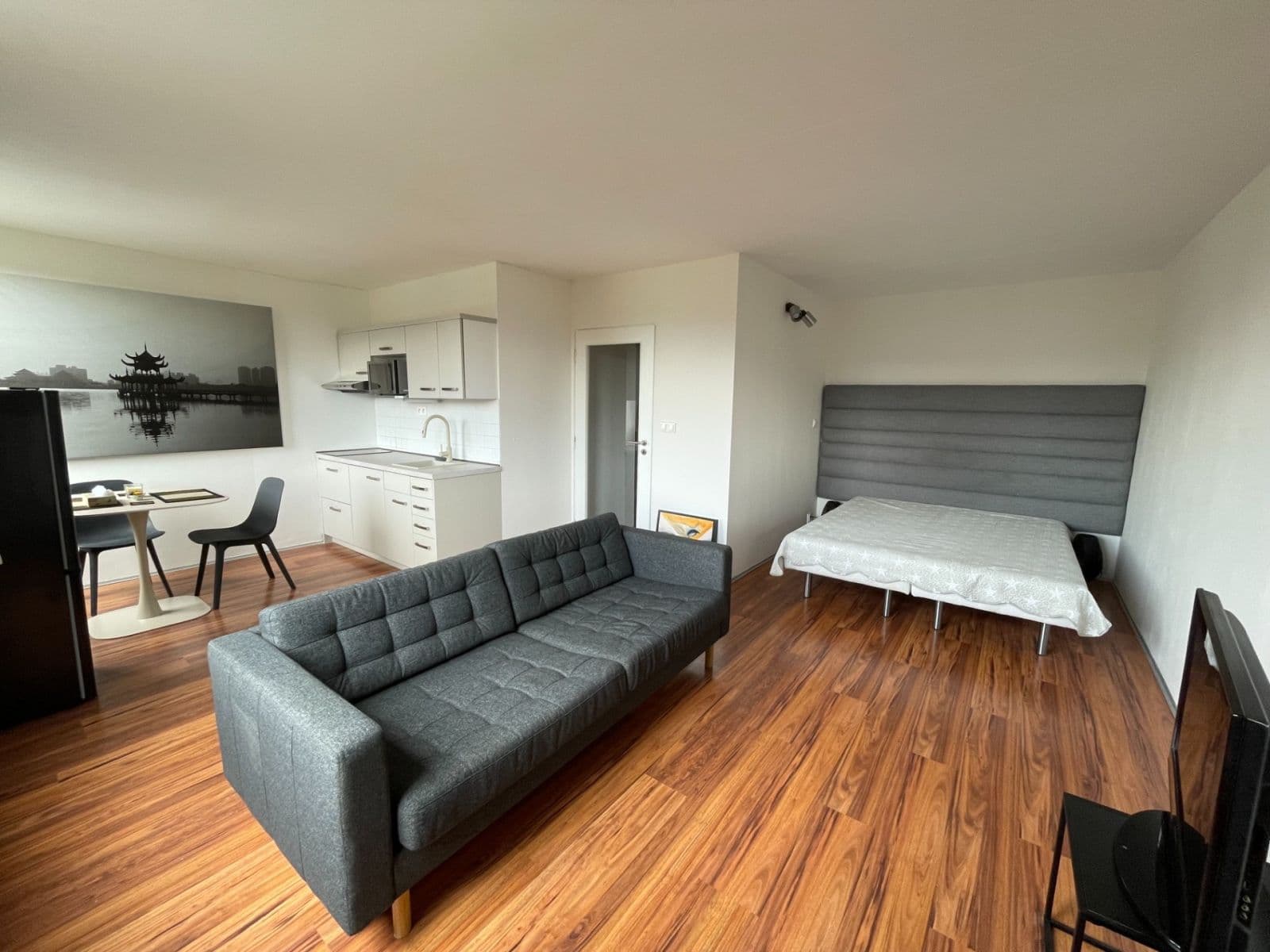 Pronájem bytu 1+kk 36 m², Molákova, Praha, Praha Pronájem bytu 1+kk 36 m², Molákova, Praha, Praha