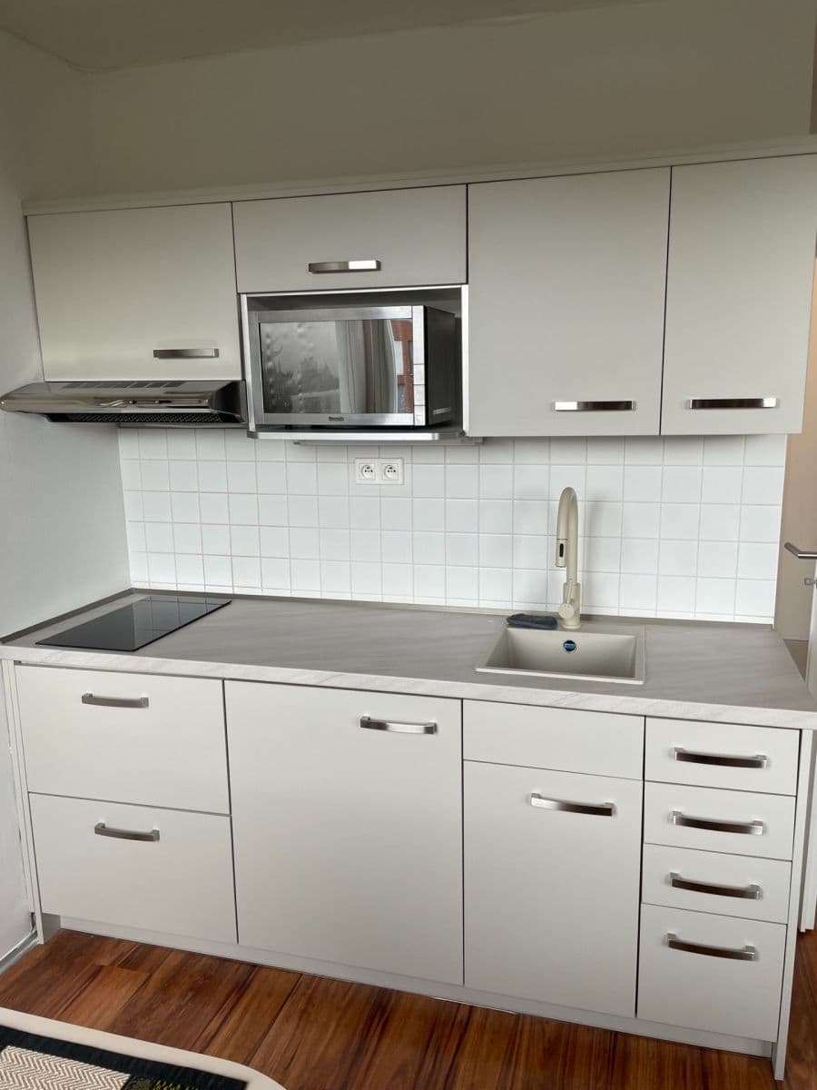 Pronájem bytu 1+kk 36 m², Molákova, Praha, Praha Pronájem bytu 1+kk 36 m², Molákova, Praha, Praha