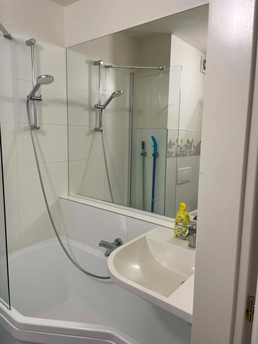 Pronájem bytu 1+kk 36 m², Molákova, Praha, Praha Pronájem bytu 1+kk 36 m², Molákova, Praha, Praha