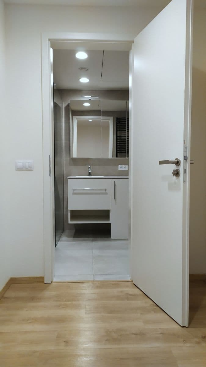 Pronájem bytu 1+kk 30 m², Mukařovského, Praha, Praha Pronájem bytu 1+kk 30 m², Mukařovského, Praha, Praha