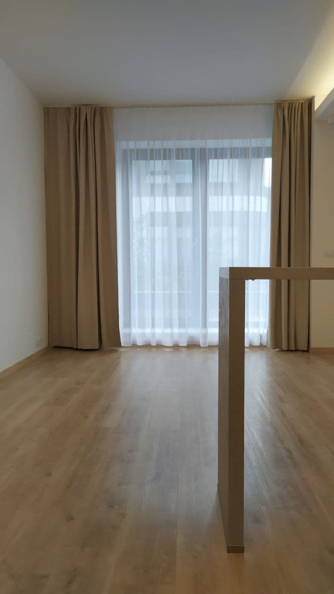 Pronájem bytu 1+kk 30 m², Mukařovského, Praha, Praha Pronájem bytu 1+kk 30 m², Mukařovského, Praha, Praha