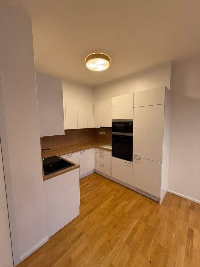 Pronájem bytu 2+kk 53 m², Zenklova, Praha, Praha Pronájem bytu 2+kk 53 m², Zenklova, Praha, Praha