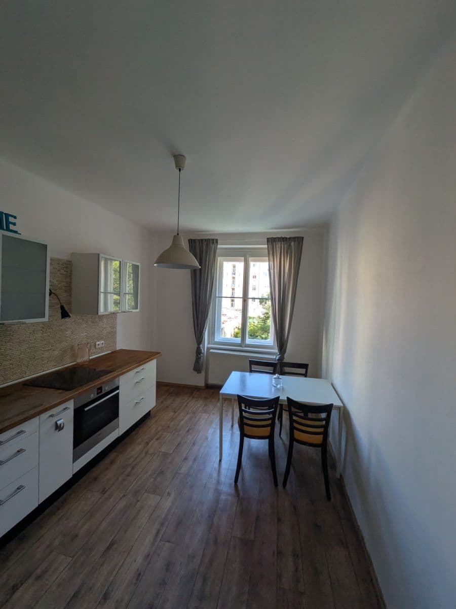 Pronájem bytu 2+kk 50 m², Rooseveltova, Praha, Praha Pronájem bytu 2+kk 50 m², Rooseveltova, Praha, Praha