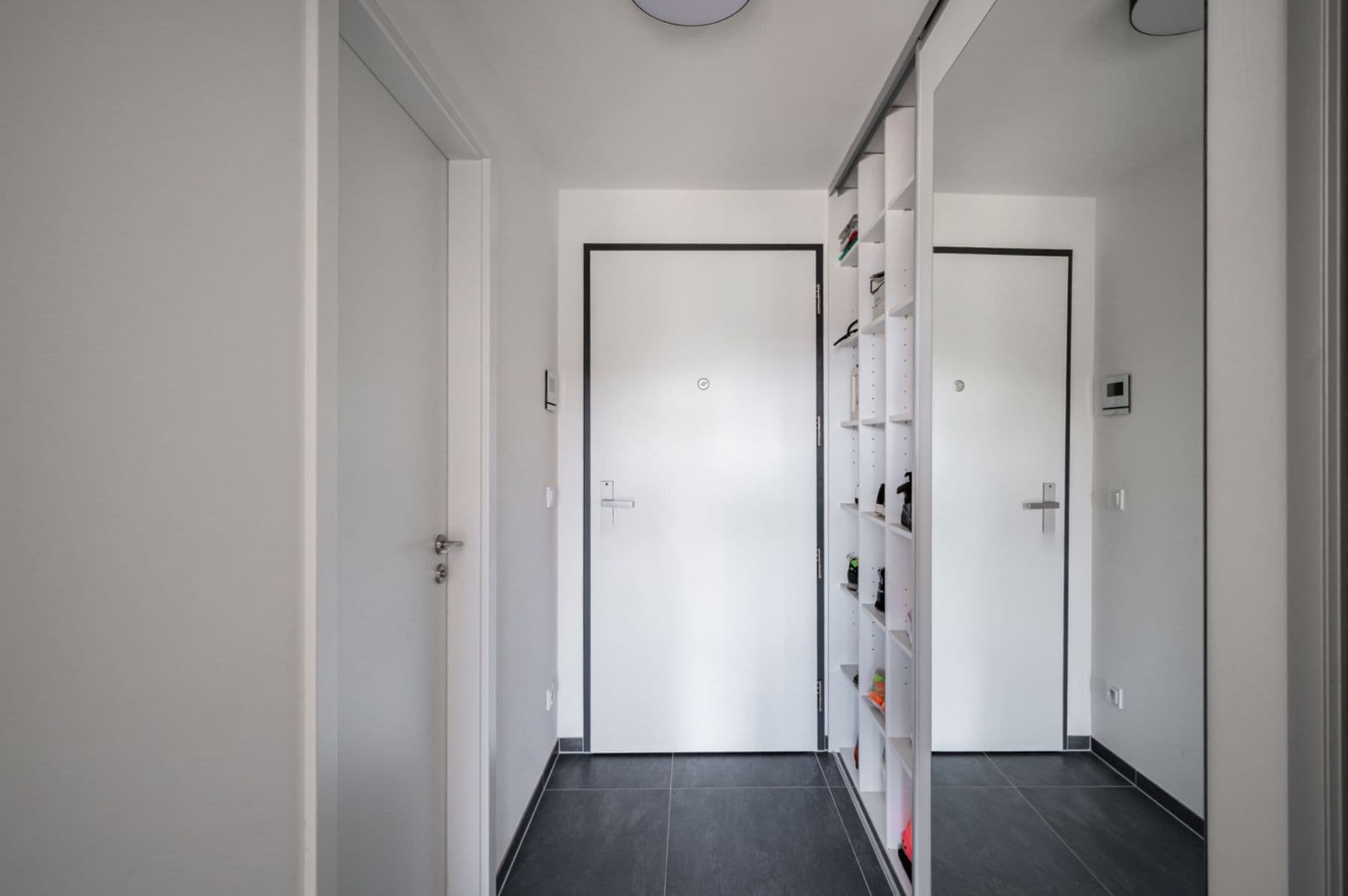Prodej bytu 1+kk 33 m², Mezi Vodami, Praha, Praha Prodej bytu 1+kk 33 m², Mezi Vodami, Praha, Praha