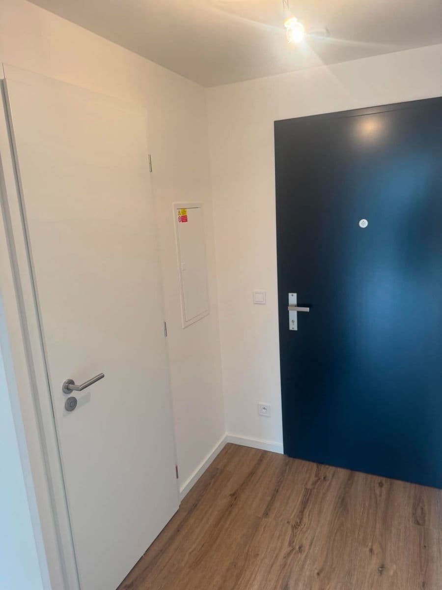 Prodej bytu 1+kk 34 m², Ke křížku, Kladno, Středočeský kraj Prodej bytu 1+kk 34 m², Ke křížku, Kladno, Středočeský kraj