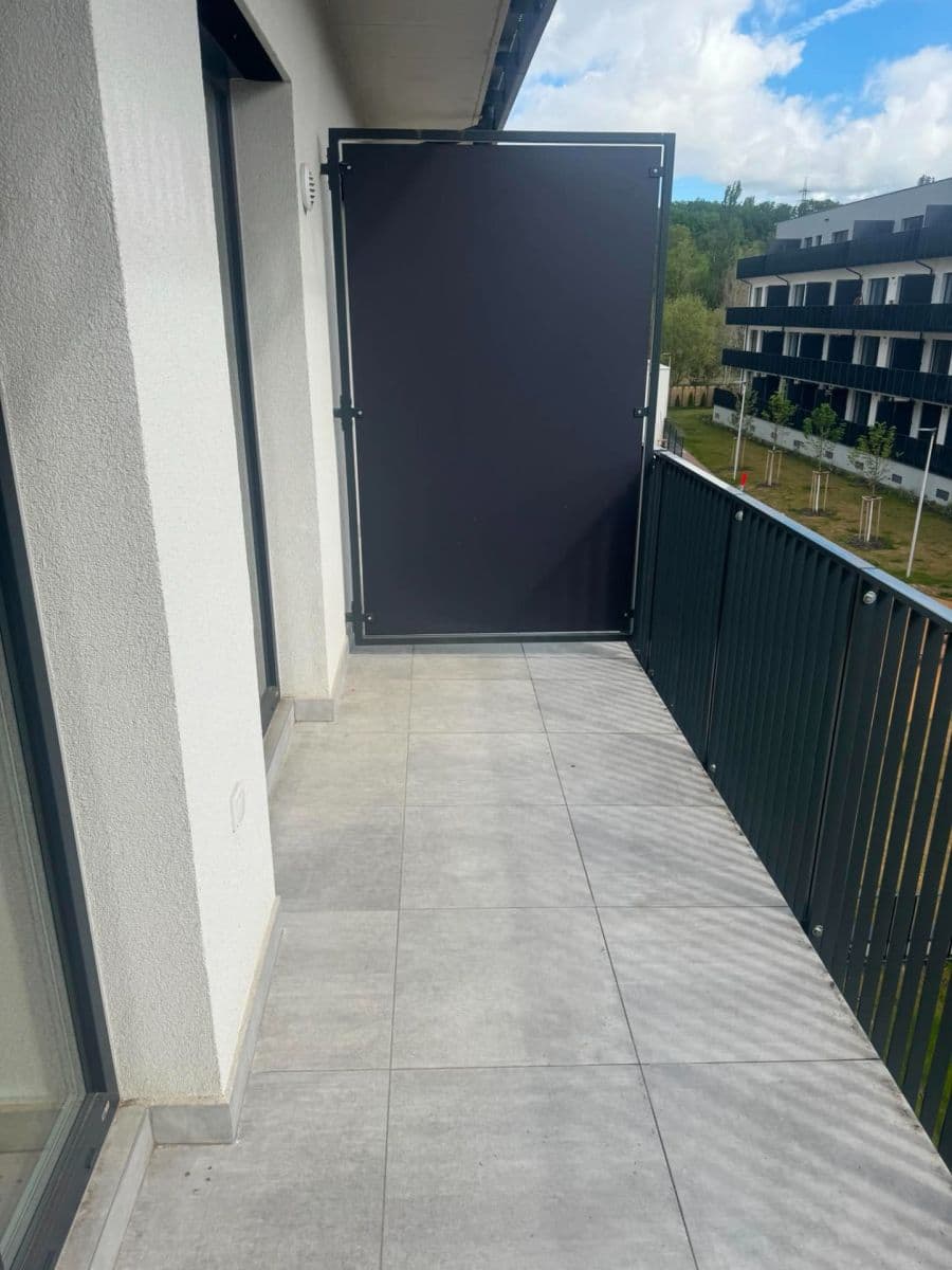 Prodej bytu 1+kk 34 m², Ke křížku, Kladno, Středočeský kraj Prodej bytu 1+kk 34 m², Ke křížku, Kladno, Středočeský kraj