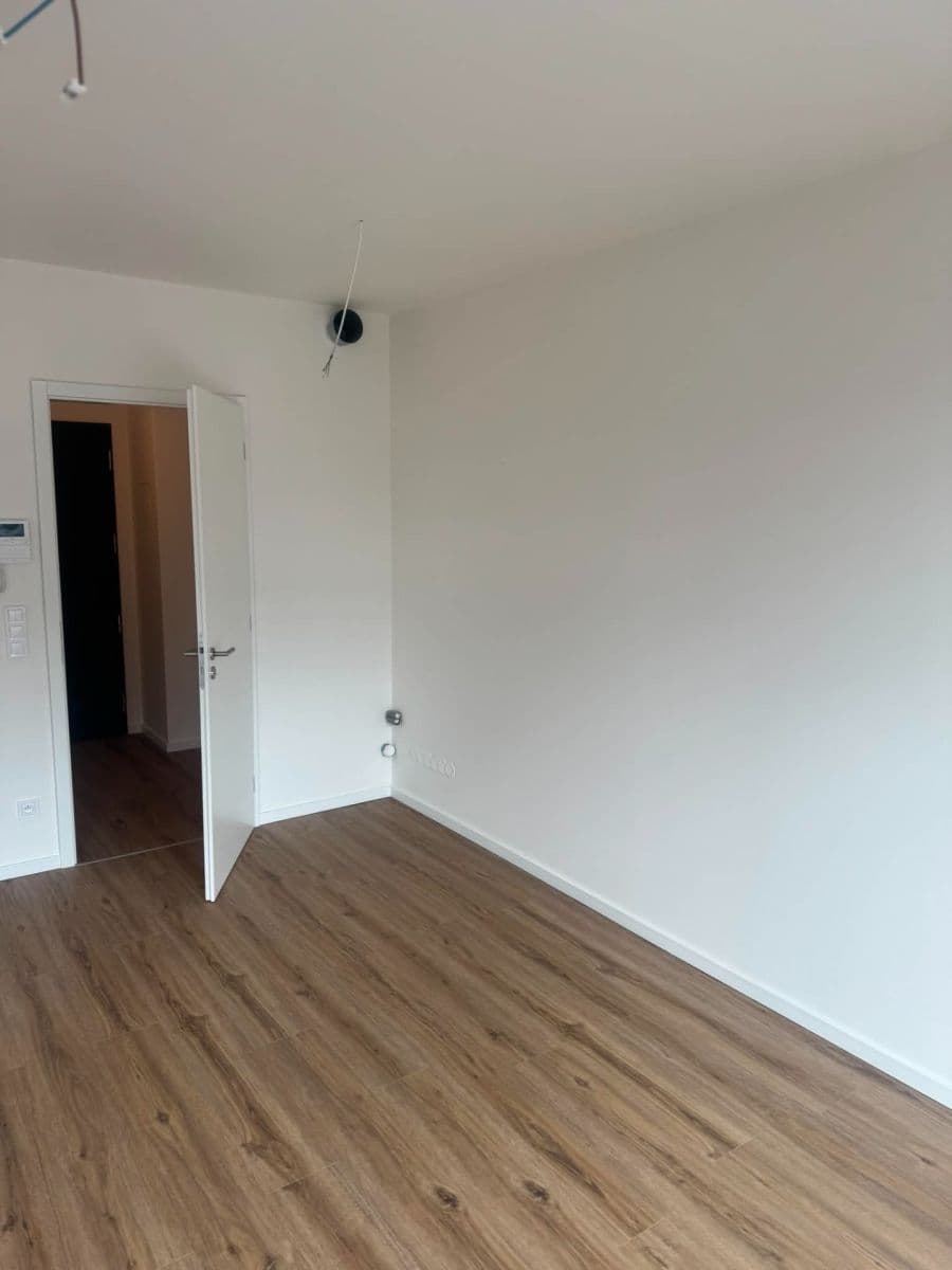 Prodej bytu 1+kk 34 m², Ke křížku, Kladno, Středočeský kraj Prodej bytu 1+kk 34 m², Ke křížku, Kladno, Středočeský kraj