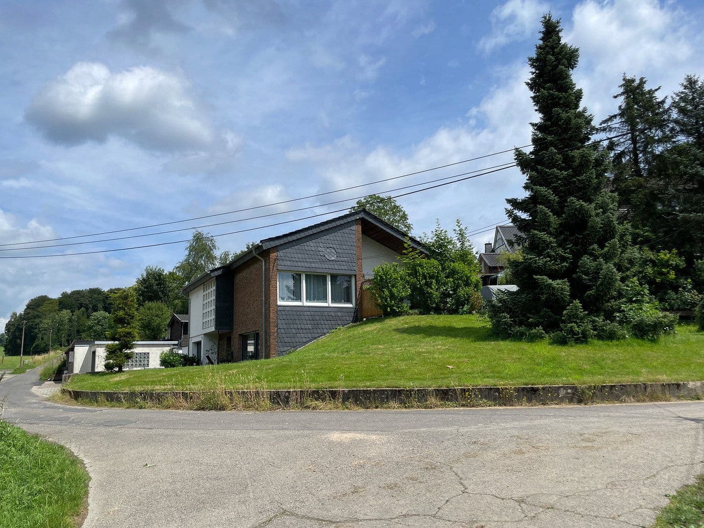 Pronájem domu 115 m², pozemek 1.850 m², Bergisch Gladbach, Severní Porýní-Vestfálsko Pronájem domu 115 m², pozemek 1.850 m², Bergisch Gladbach, Severní Porýní-Vestfálsko