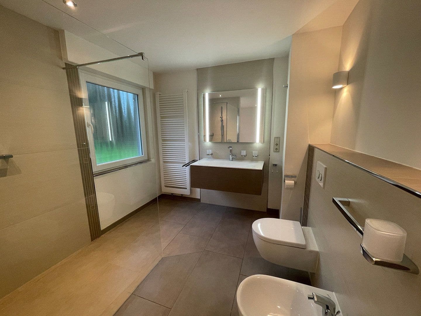 Pronájem domu 115 m², pozemek 1.850 m², Bergisch Gladbach, Severní Porýní-Vestfálsko Pronájem domu 115 m², pozemek 1.850 m², Bergisch Gladbach, Severní Porýní-Vestfálsko