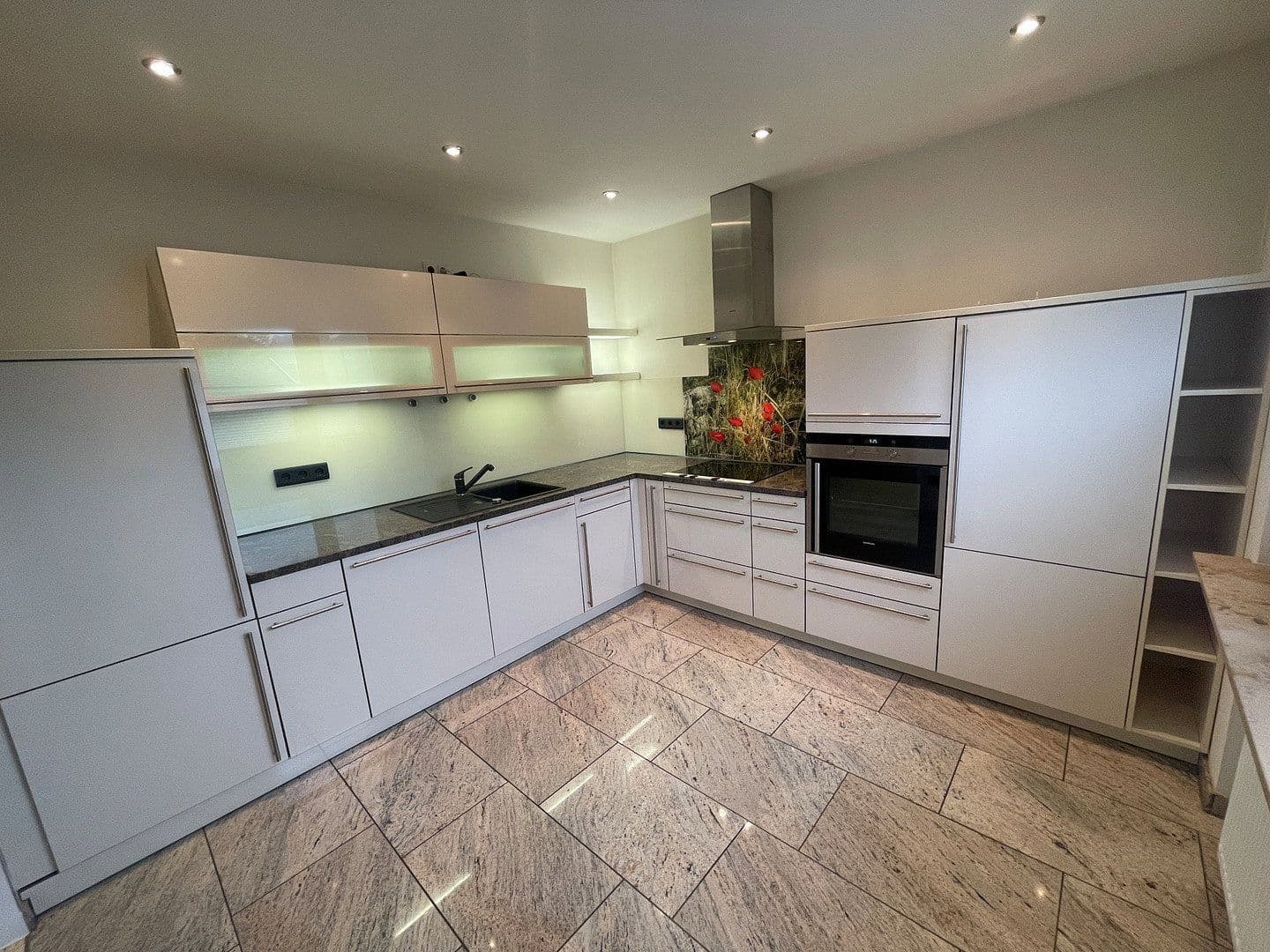 Pronájem domu 115 m², pozemek 1.850 m², Bergisch Gladbach, Severní Porýní-Vestfálsko Pronájem domu 115 m², pozemek 1.850 m², Bergisch Gladbach, Severní Porýní-Vestfálsko