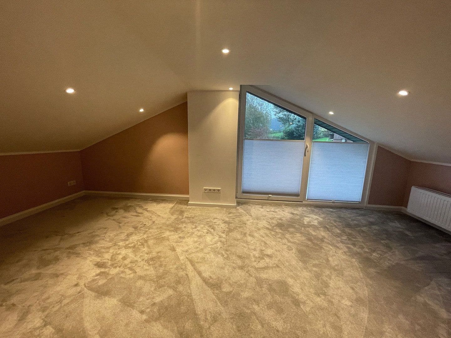 Pronájem domu 115 m², pozemek 1.850 m², Bergisch Gladbach, Severní Porýní-Vestfálsko Pronájem domu 115 m², pozemek 1.850 m², Bergisch Gladbach, Severní Porýní-Vestfálsko