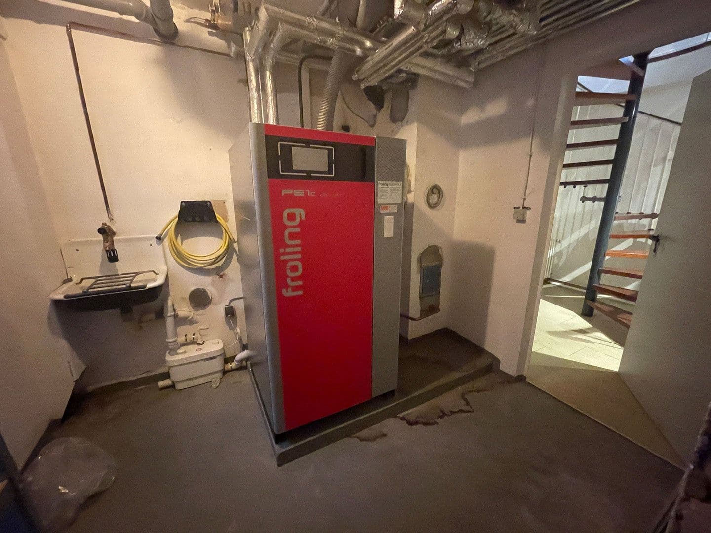 Pronájem domu 115 m², pozemek 1.850 m², Bergisch Gladbach, Severní Porýní-Vestfálsko Pronájem domu 115 m², pozemek 1.850 m², Bergisch Gladbach, Severní Porýní-Vestfálsko