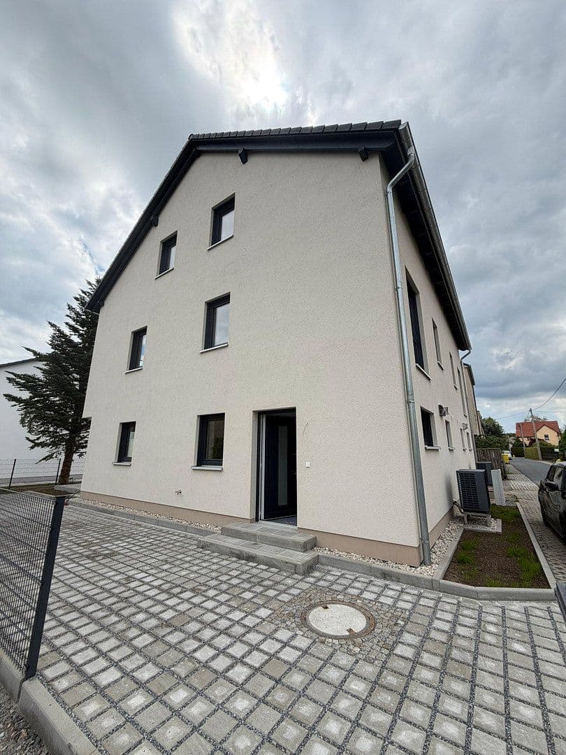 Pronájem domu 152 m², pozemek 110 m², Privatstraße, Dresden, Sasko Pronájem domu 152 m², pozemek 110 m², Privatstraße, Dresden, Sasko