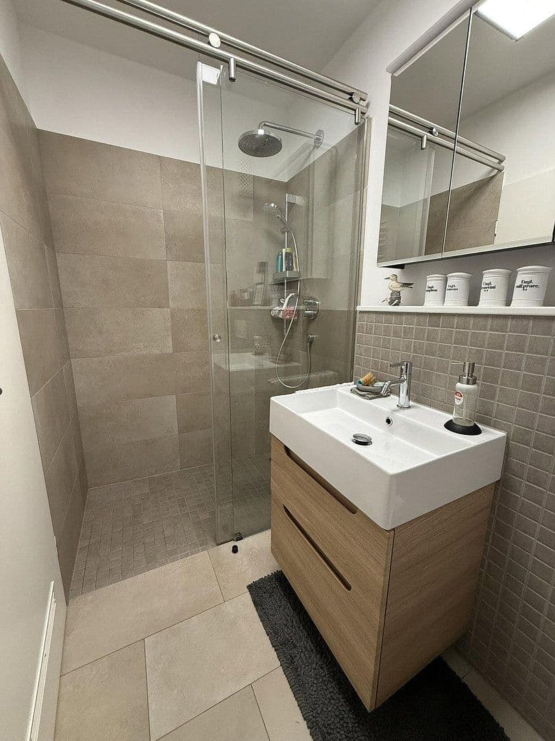Pronájem bytu 3+1 85 m², Nierster Str. 14a, Meerbusch, Severní Porýní-Vestfálsko Pronájem bytu 3+1 85 m², Nierster Str. 14a, Meerbusch, Severní Porýní-Vestfálsko