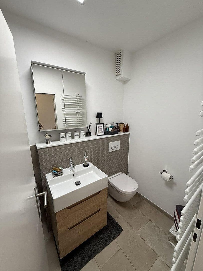 Pronájem bytu 3+1 85 m², Nierster Str. 14a, Meerbusch, Severní Porýní-Vestfálsko Pronájem bytu 3+1 85 m², Nierster Str. 14a, Meerbusch, Severní Porýní-Vestfálsko