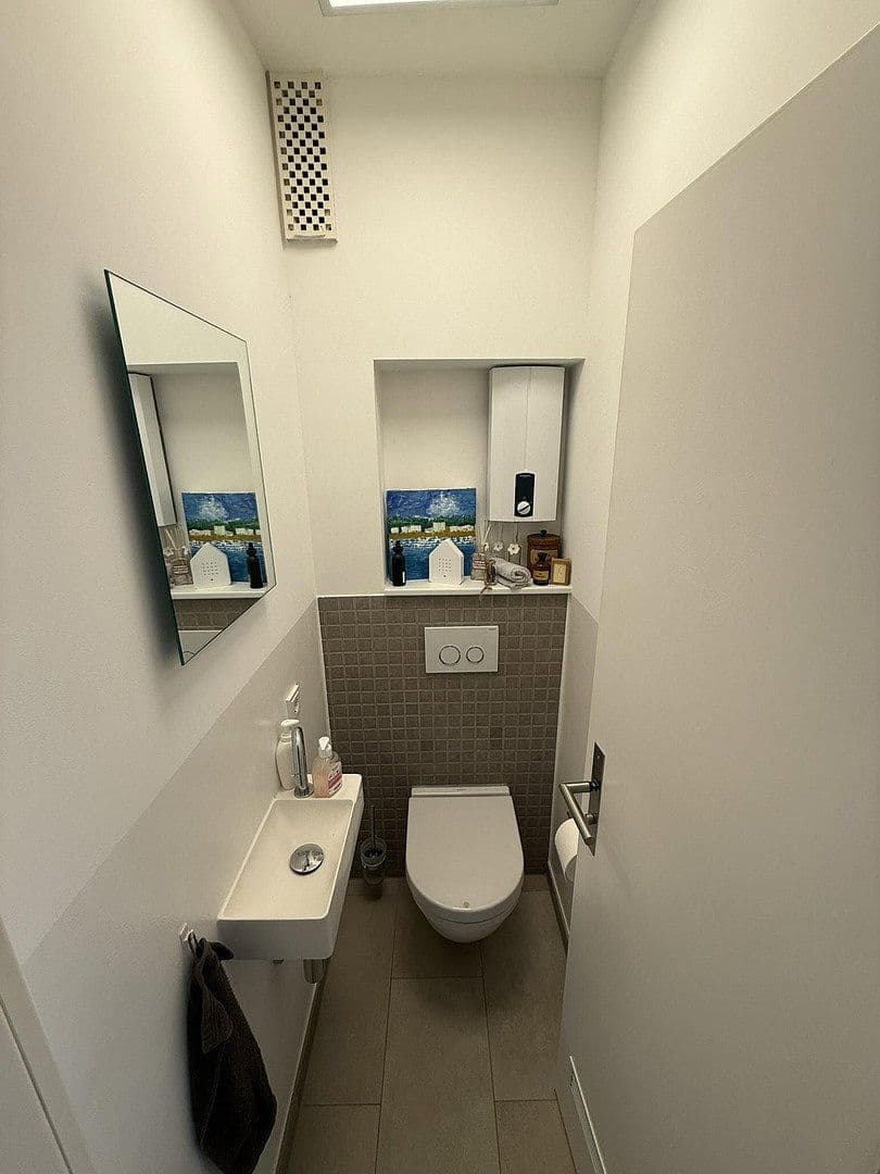 Pronájem bytu 3+1 85 m², Nierster Str. 14a, Meerbusch, Severní Porýní-Vestfálsko Pronájem bytu 3+1 85 m², Nierster Str. 14a, Meerbusch, Severní Porýní-Vestfálsko