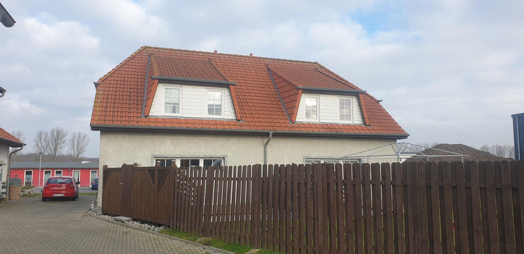 Pronájem domu 103 m², pozemek 300 m², Feldstraße 7, Oldenburg in Holstein, Šlesvicko-Holštýnsko Pronájem domu 103 m², pozemek 300 m², Feldstraße 7, Oldenburg in Holstein, Šlesvicko-Holštýnsko
