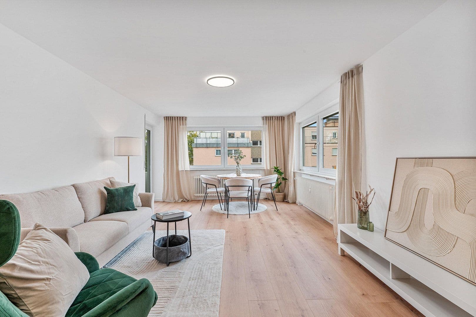 Prodej bytu 3+1 75 m², Leonberg, Bádensko-Württembersko Prodej bytu 3+1 75 m², Leonberg, Bádensko-Württembersko