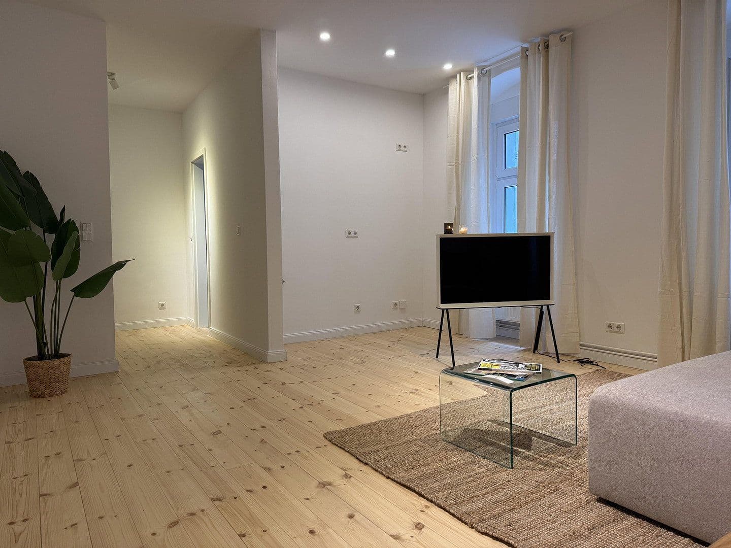 Prodej bytu 2+1 40 m², Berlin, Berlín Prodej bytu 2+1 40 m², Berlin, Berlín