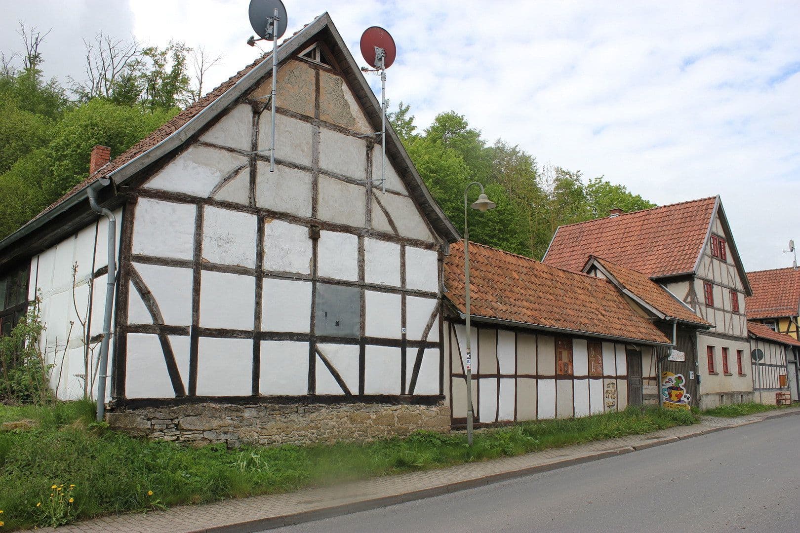 Prodej domu 300 m², pozemek 1.277 m², In Friedrichsrode 24, Helbedündorf, Durynsko Prodej domu 300 m², pozemek 1.277 m², In Friedrichsrode 24, Helbedündorf, Durynsko