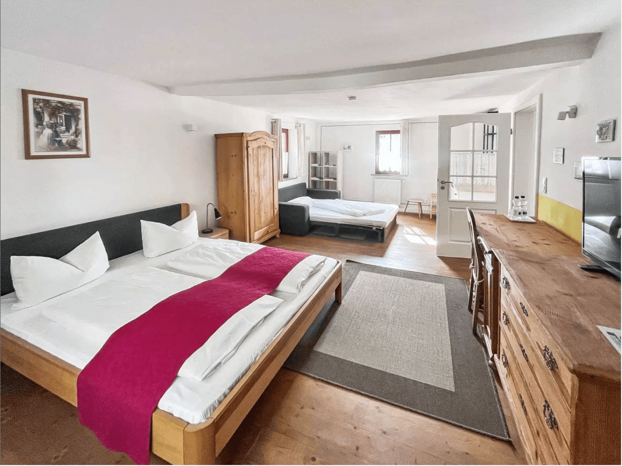 Prodej domu 240 m², pozemek 840 m², Brunnengasse 7, Randersacker, Bavorsko Prodej domu 240 m², pozemek 840 m², Brunnengasse 7, Randersacker, Bavorsko