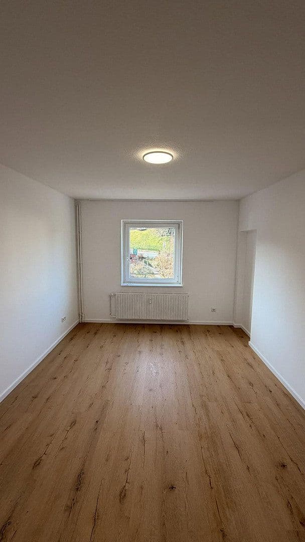 Pronájem bytu 2+1 58 m², Schwarzbach 67, Wuppertal, Severní Porýní-Vestfálsko Pronájem bytu 2+1 58 m², Schwarzbach 67, Wuppertal, Severní Porýní-Vestfálsko