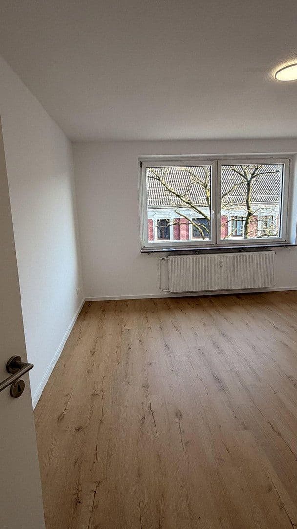 Pronájem bytu 2+1 58 m², Schwarzbach 67, Wuppertal, Severní Porýní-Vestfálsko Pronájem bytu 2+1 58 m², Schwarzbach 67, Wuppertal, Severní Porýní-Vestfálsko