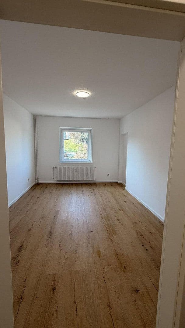 Pronájem bytu 2+1 58 m², Schwarzbach 67, Wuppertal, Severní Porýní-Vestfálsko Pronájem bytu 2+1 58 m², Schwarzbach 67, Wuppertal, Severní Porýní-Vestfálsko