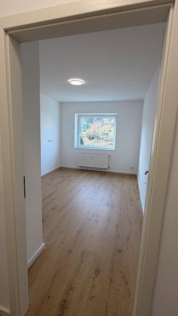 Pronájem bytu 2+1 58 m², Schwarzbach 67, Wuppertal, Severní Porýní-Vestfálsko Pronájem bytu 2+1 58 m², Schwarzbach 67, Wuppertal, Severní Porýní-Vestfálsko