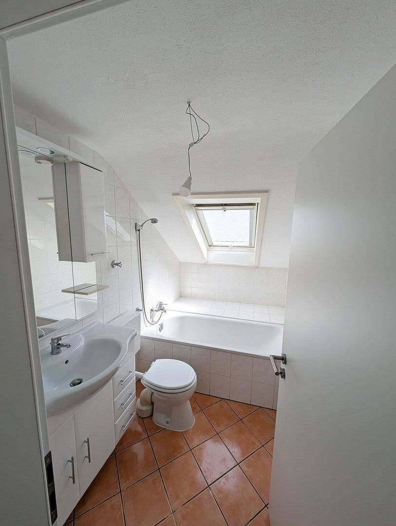Pronájem bytu 3+1 77 m², Filderstadt, Bádensko-Württembersko Pronájem bytu 3+1 77 m², Filderstadt, Bádensko-Württembersko