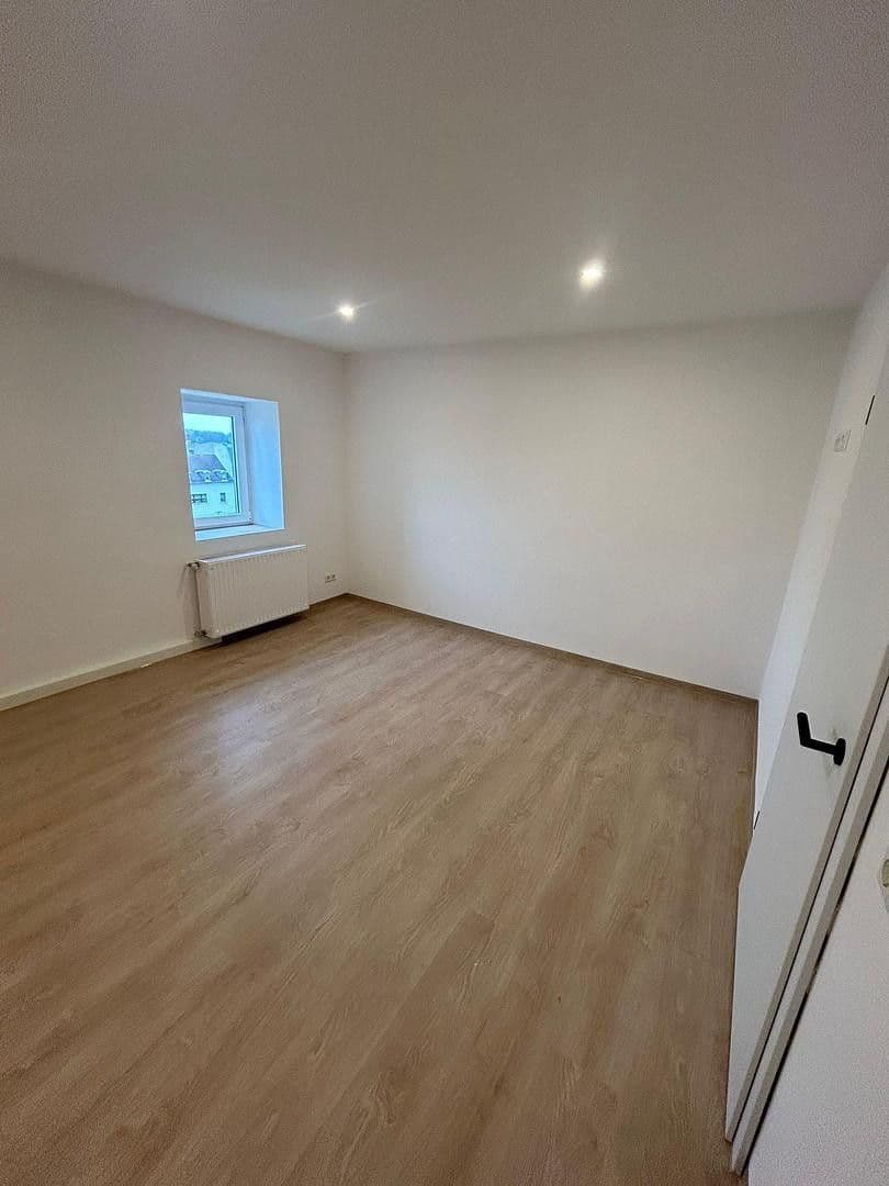 Pronájem bytu 3+1 84 m², Chemnitzer Str. 72, Meerane, Sasko Pronájem bytu 3+1 84 m², Chemnitzer Str. 72, Meerane, Sasko