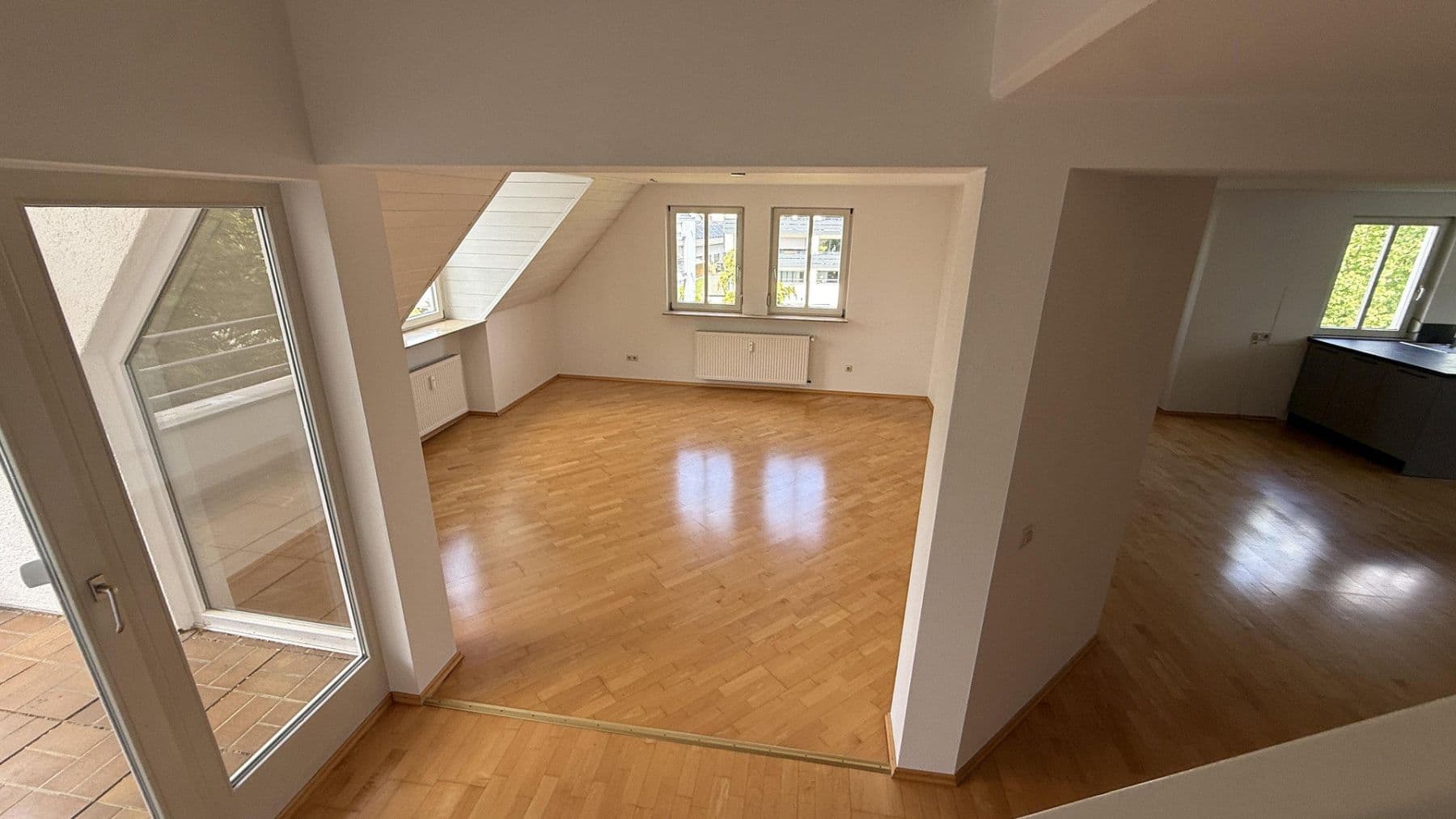 Pronájem bytu 5+kk 220 m², Donaueschingen, Bádensko-Württembersko Pronájem bytu 5+kk 220 m², Donaueschingen, Bádensko-Württembersko
