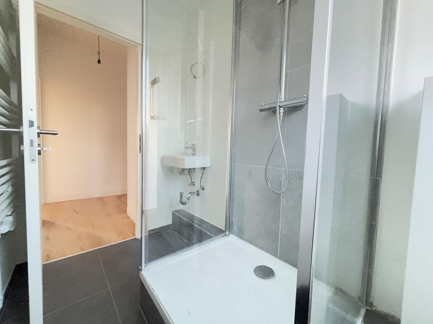 Prodej bytu 2+1 50 m², Ringbahnstraße 67, Berlin, Berlín Prodej bytu 2+1 50 m², Ringbahnstraße 67, Berlin, Berlín