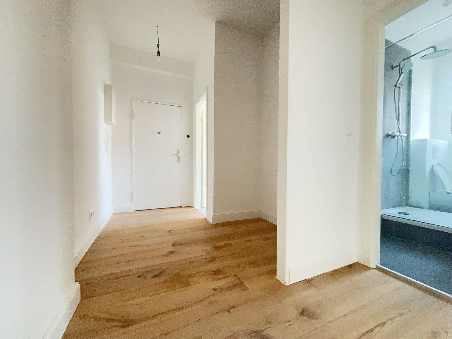 Prodej bytu 2+1 50 m², Ringbahnstraße 67, Berlin, Berlín Prodej bytu 2+1 50 m², Ringbahnstraße 67, Berlin, Berlín