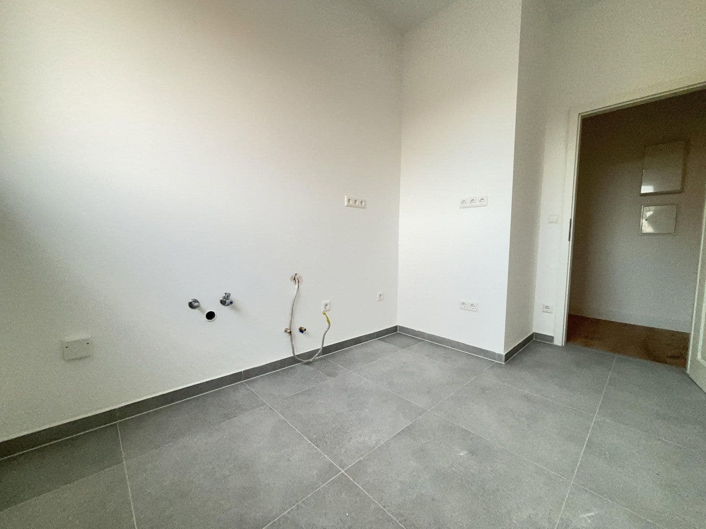 Prodej bytu 2+1 50 m², Ringbahnstraße 67, Berlin, Berlín Prodej bytu 2+1 50 m², Ringbahnstraße 67, Berlin, Berlín