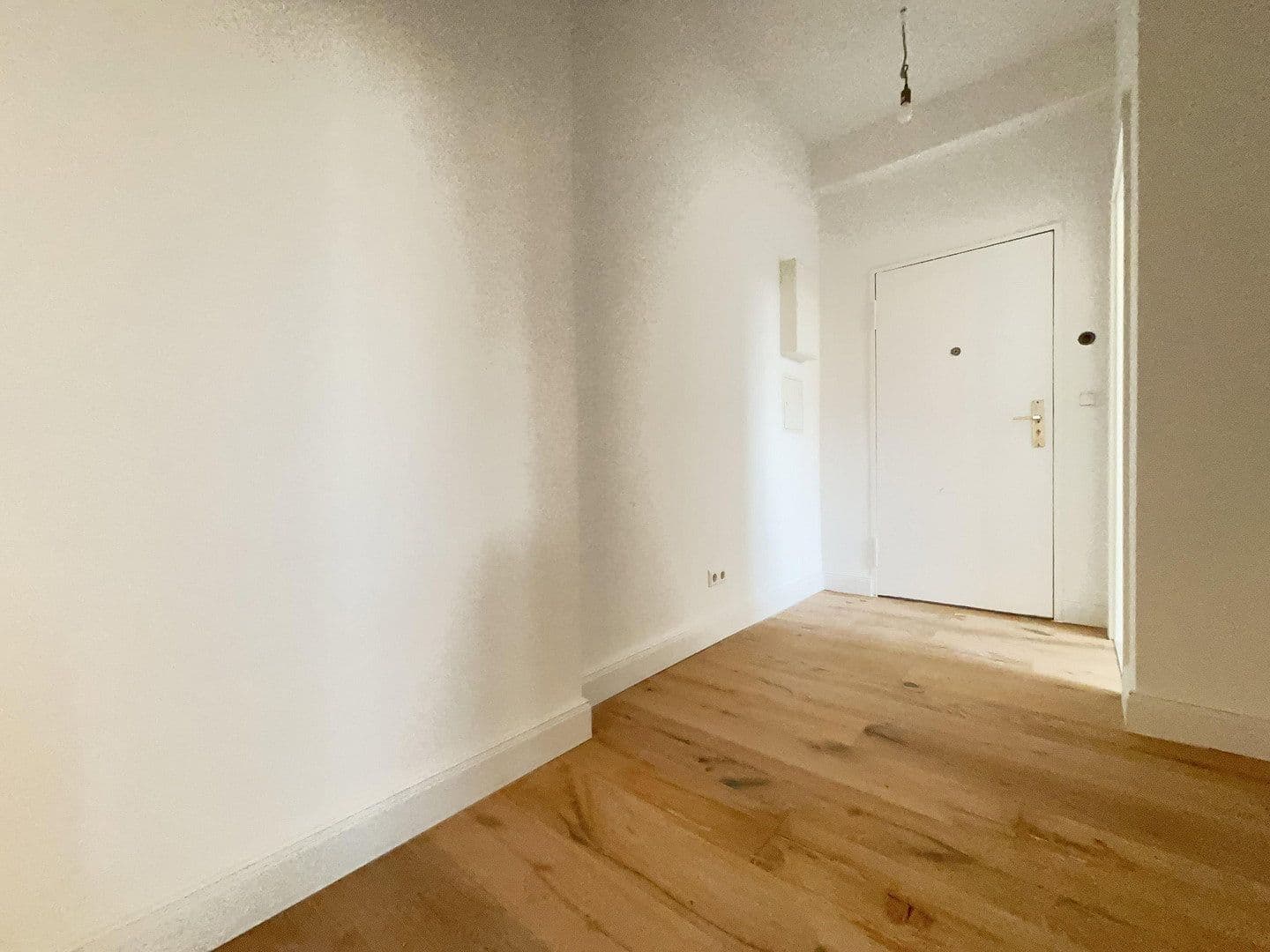 Prodej bytu 2+1 50 m², Ringbahnstraße 67, Berlin, Berlín Prodej bytu 2+1 50 m², Ringbahnstraße 67, Berlin, Berlín