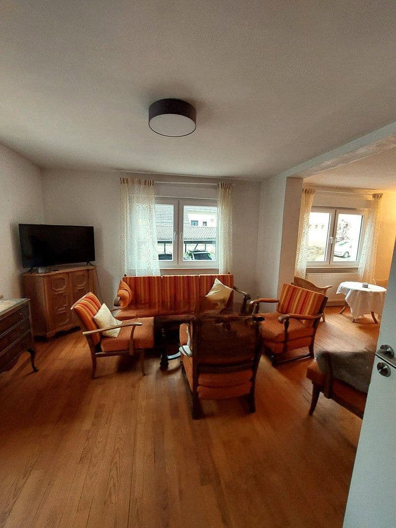 Prodej domu 130 m², pozemek 480 m², Stäffelsbergstraße 8a, Dörrenbach, Porýní-Falc Prodej domu 130 m², pozemek 480 m², Stäffelsbergstraße 8a, Dörrenbach, Porýní-Falc