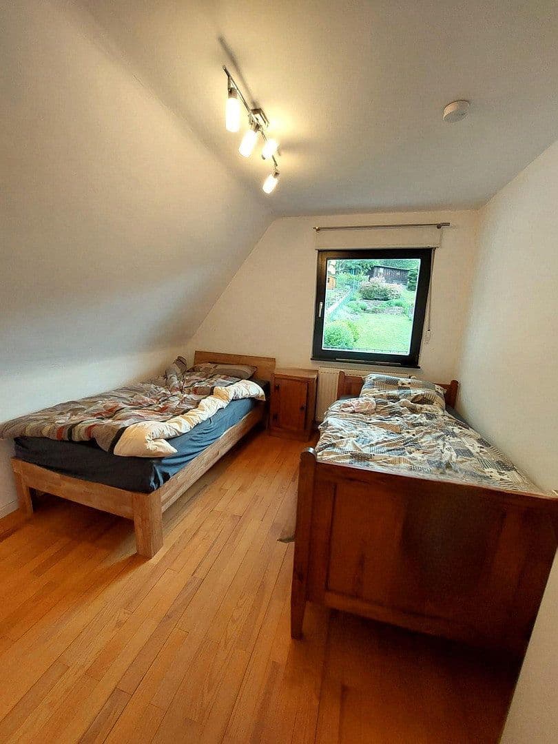 Prodej domu 130 m², pozemek 480 m², Stäffelsbergstraße 8a, Dörrenbach, Porýní-Falc Prodej domu 130 m², pozemek 480 m², Stäffelsbergstraße 8a, Dörrenbach, Porýní-Falc