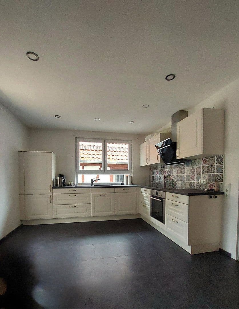 Prodej domu 130 m², pozemek 480 m², Stäffelsbergstraße 8a, Dörrenbach, Porýní-Falc Prodej domu 130 m², pozemek 480 m², Stäffelsbergstraße 8a, Dörrenbach, Porýní-Falc